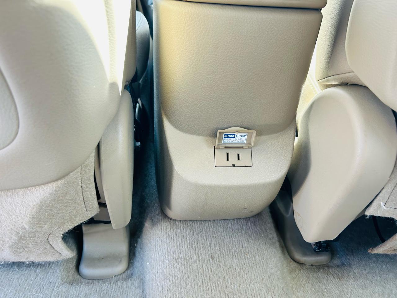 Toyota RAV4 Limited I4 2WD 2011