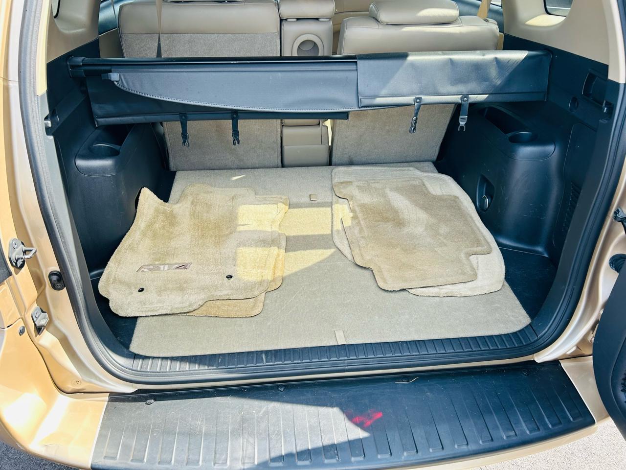 Toyota RAV4 Limited I4 2WD 2011