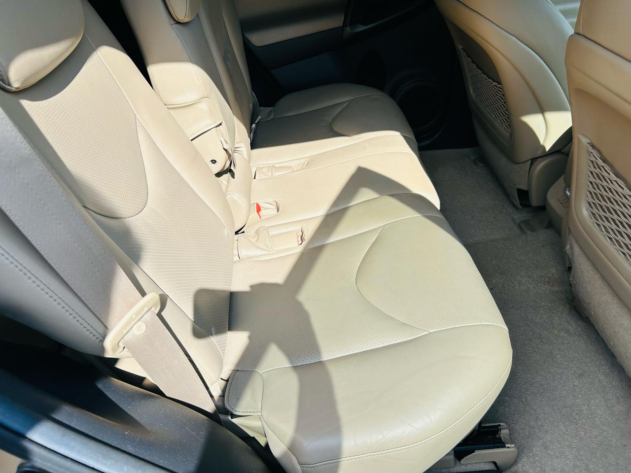 Toyota RAV4 Limited I4 2WD 2011