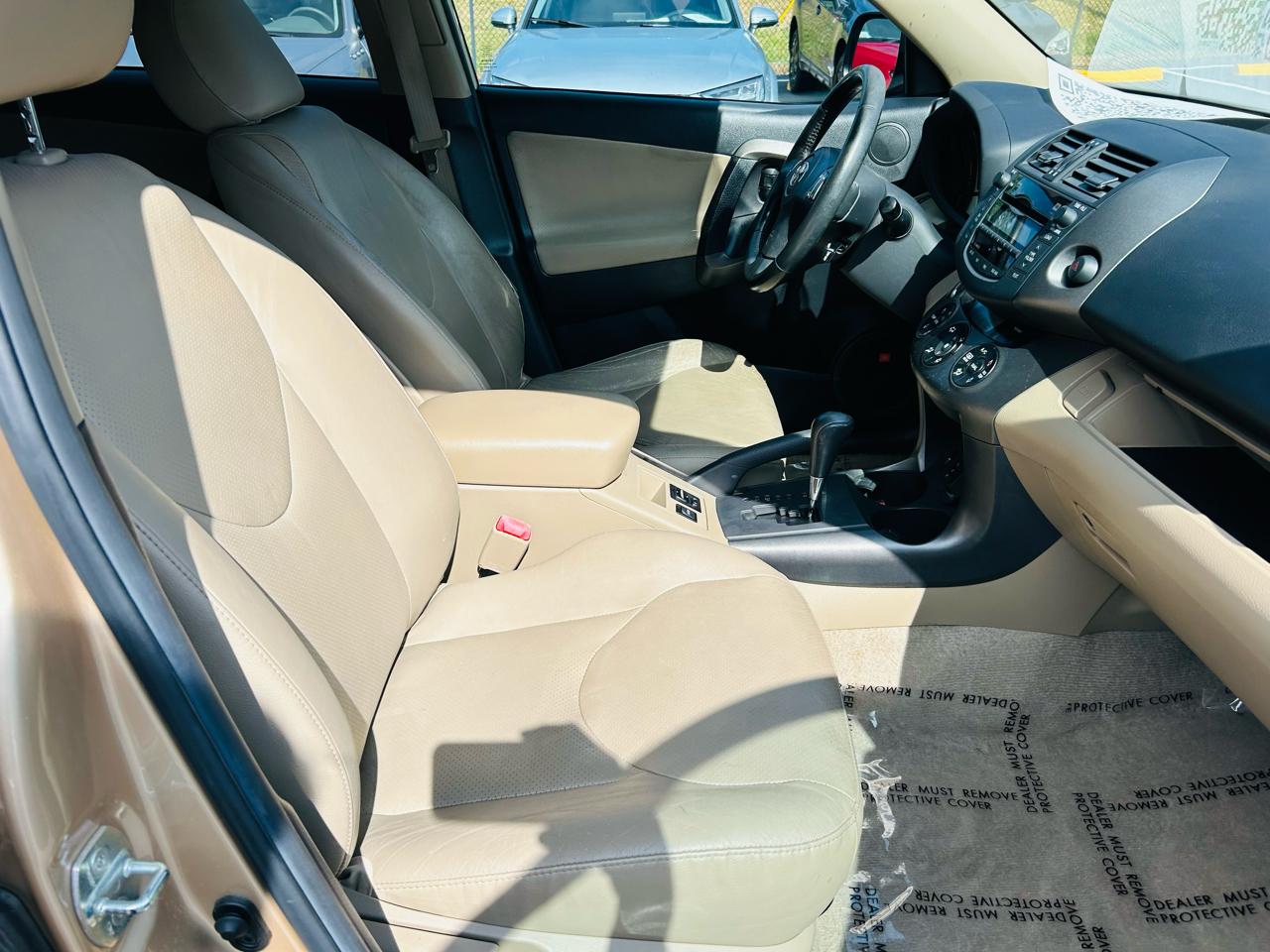 Toyota RAV4 Limited I4 2WD 2011