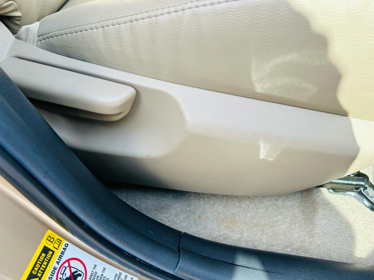 Toyota RAV4 Limited I4 2WD 2011