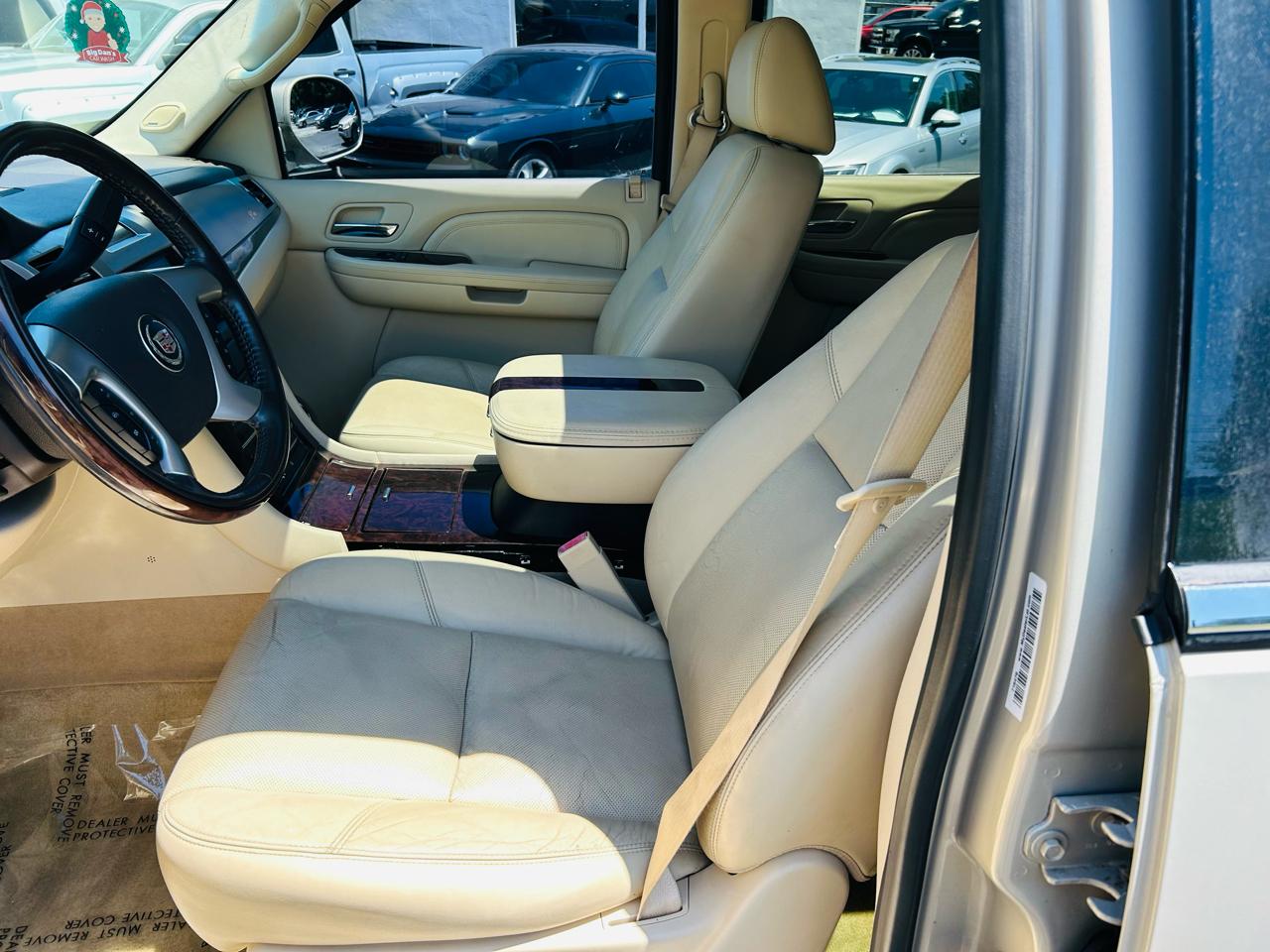Cadillac Escalade AWD 2008