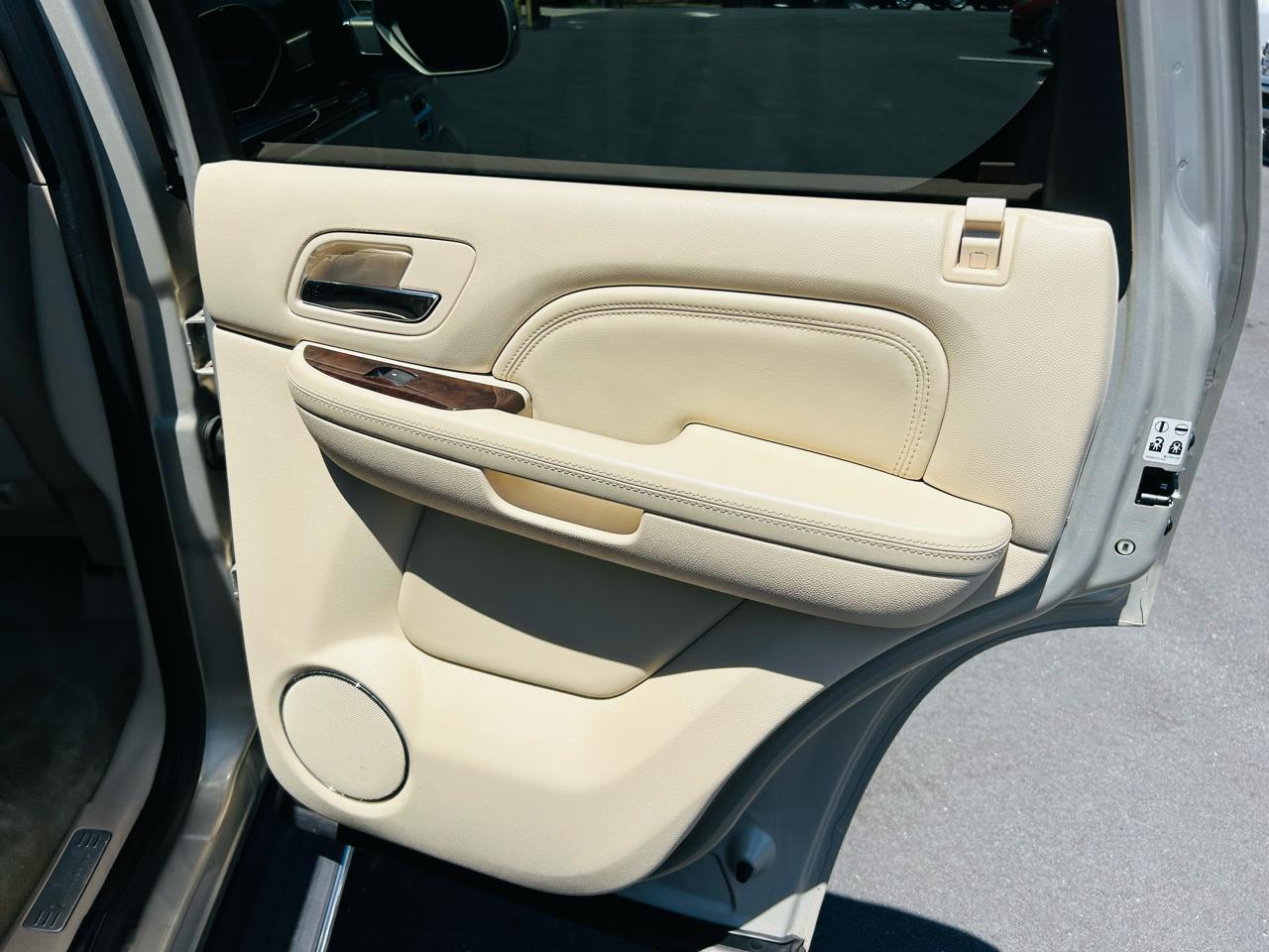 Cadillac Escalade AWD 2008
