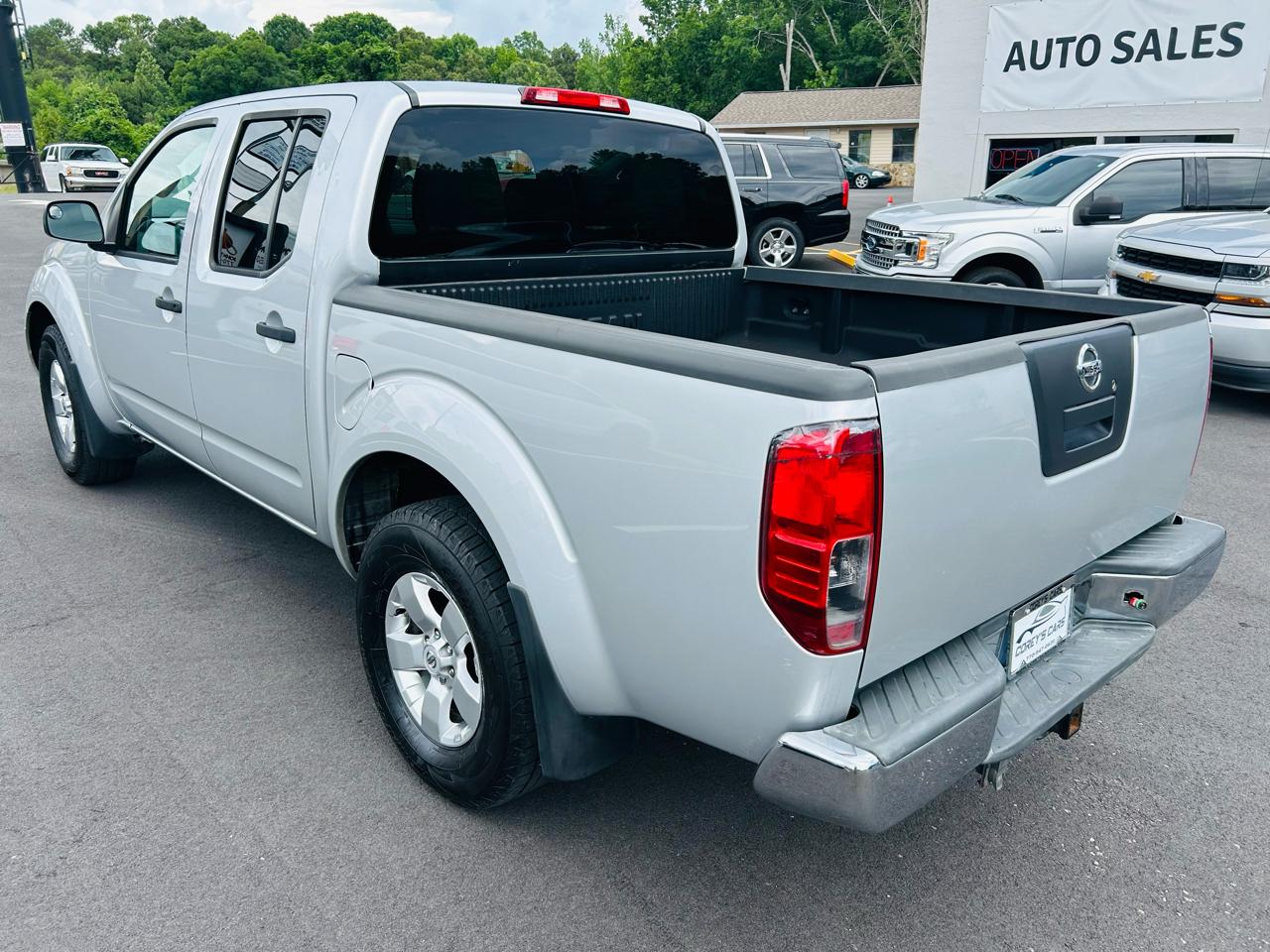 Nissan Frontier SV Crew Cab 4WD 2012