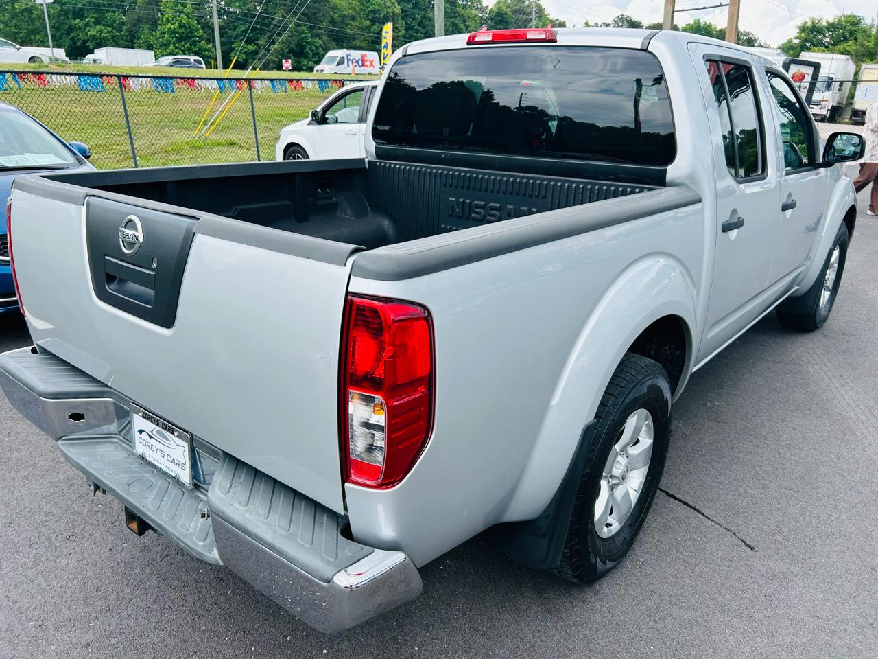 Nissan Frontier SV Crew Cab 4WD 2012