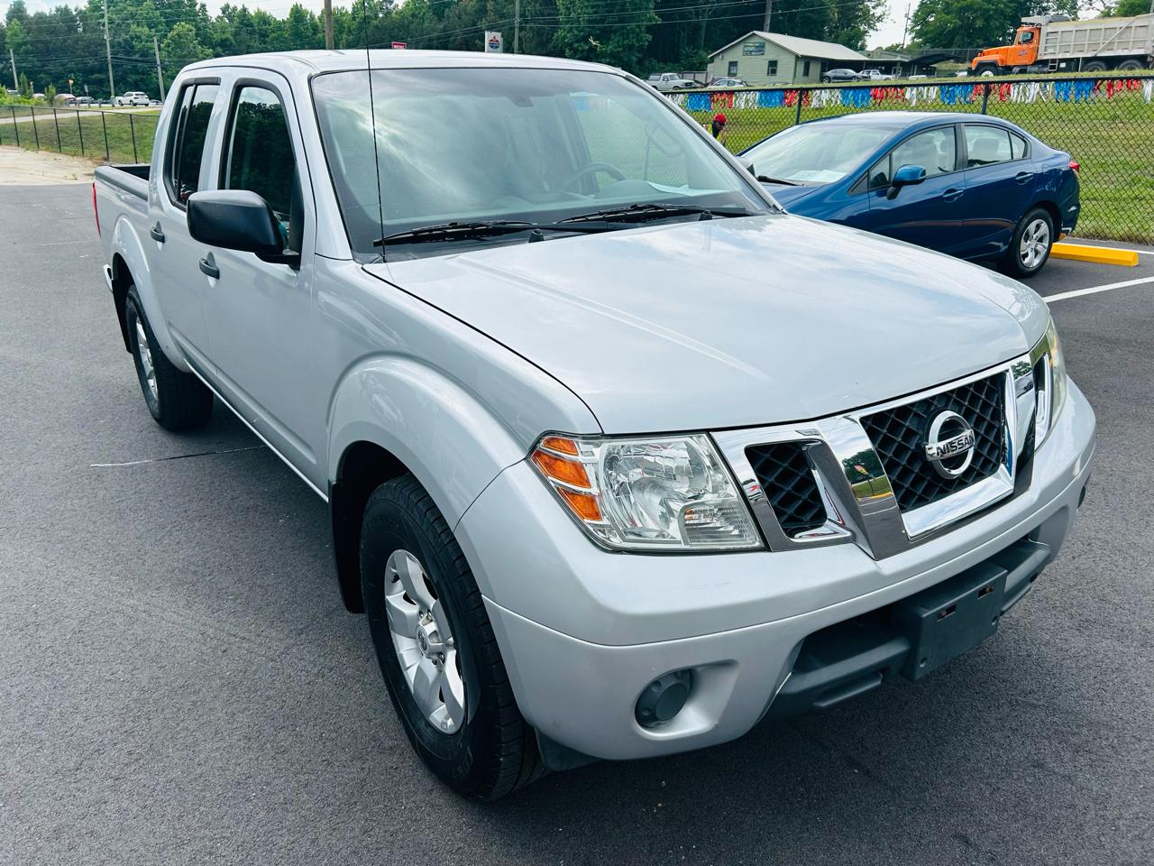 Nissan Frontier SV Crew Cab 4WD 2012