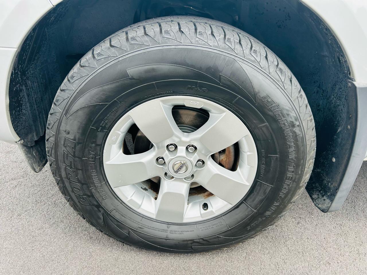 Nissan Frontier SV Crew Cab 4WD 2012