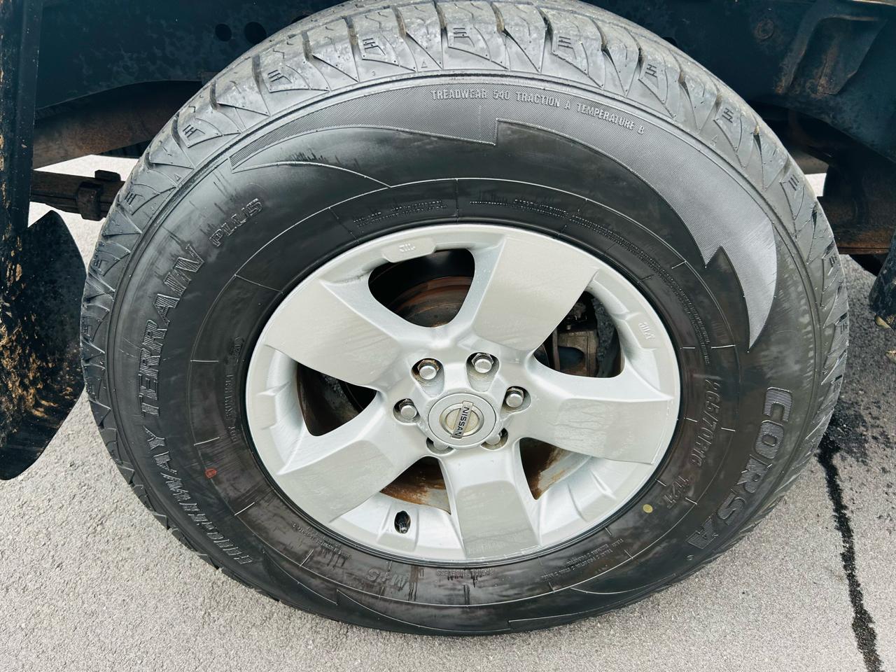 Nissan Frontier SV Crew Cab 4WD 2012