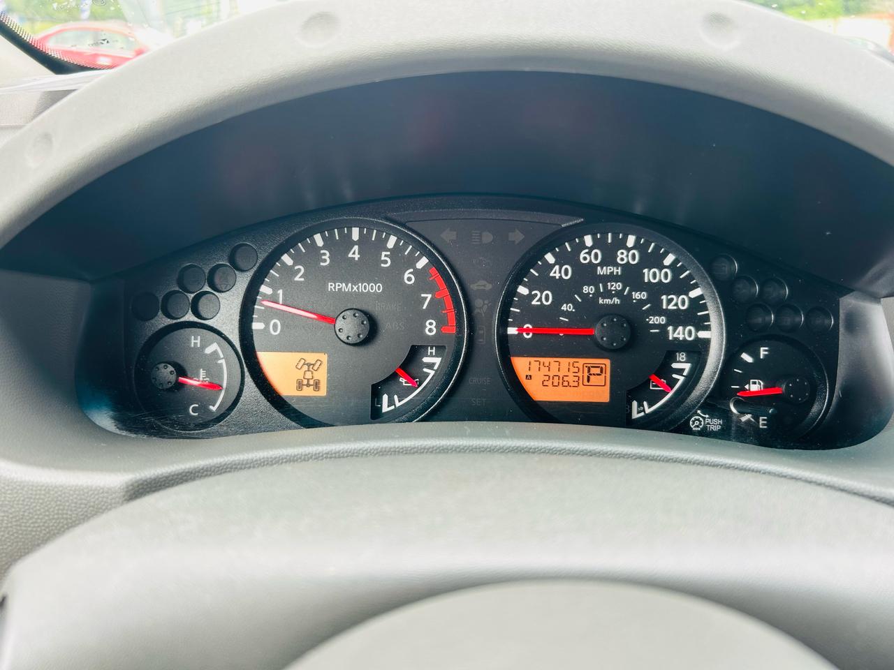 Nissan Frontier SV Crew Cab 4WD 2012