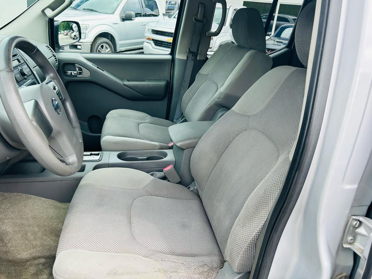 Nissan Frontier SV Crew Cab 4WD 2012