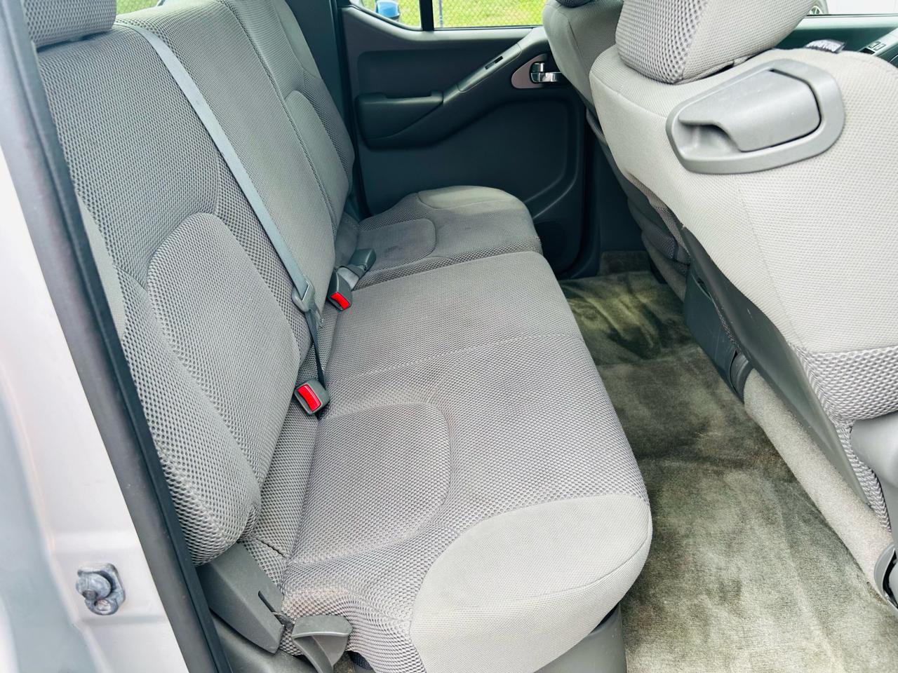 Nissan Frontier SV Crew Cab 4WD 2012