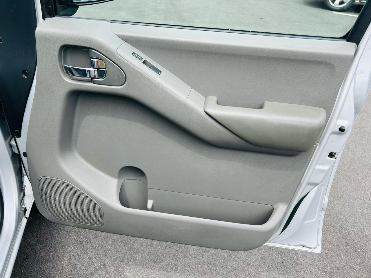 Nissan Frontier SV Crew Cab 4WD 2012