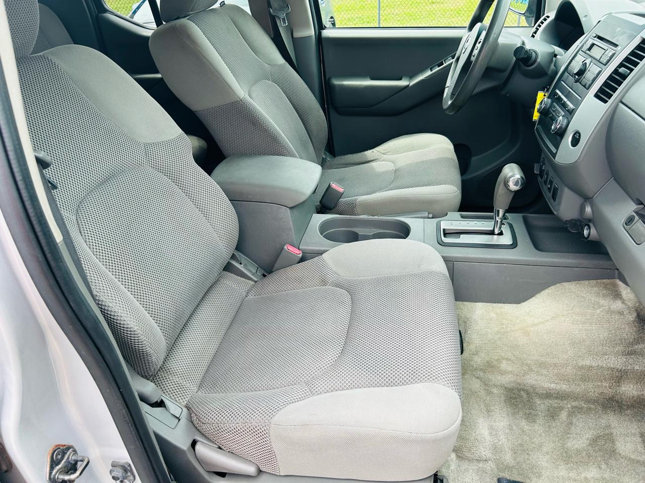 Nissan Frontier SV Crew Cab 4WD 2012