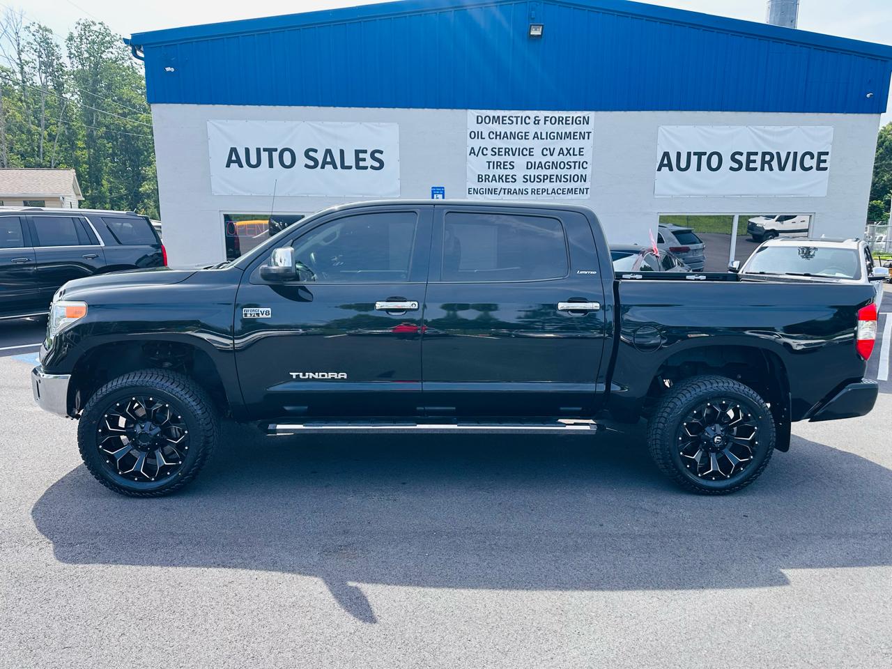 Toyota Tundra Limited 5.7L CrewMax 2WD 2015