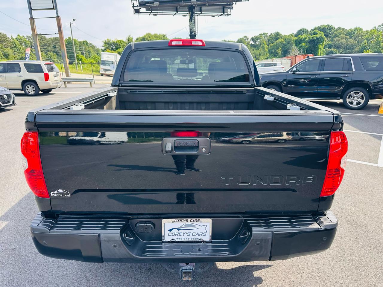 Toyota Tundra Limited 5.7L CrewMax 2WD 2015