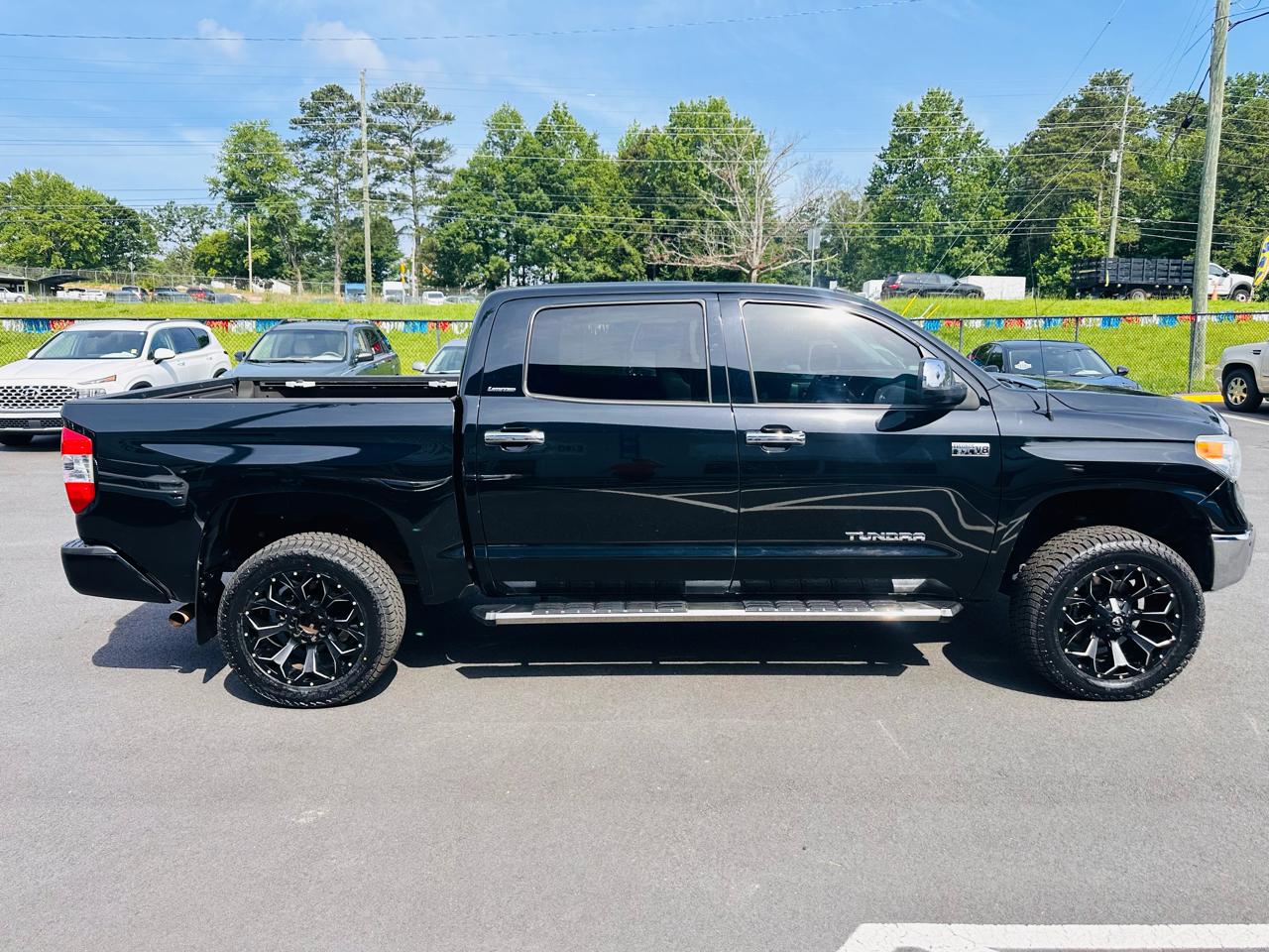Toyota Tundra Limited 5.7L CrewMax 2WD 2015