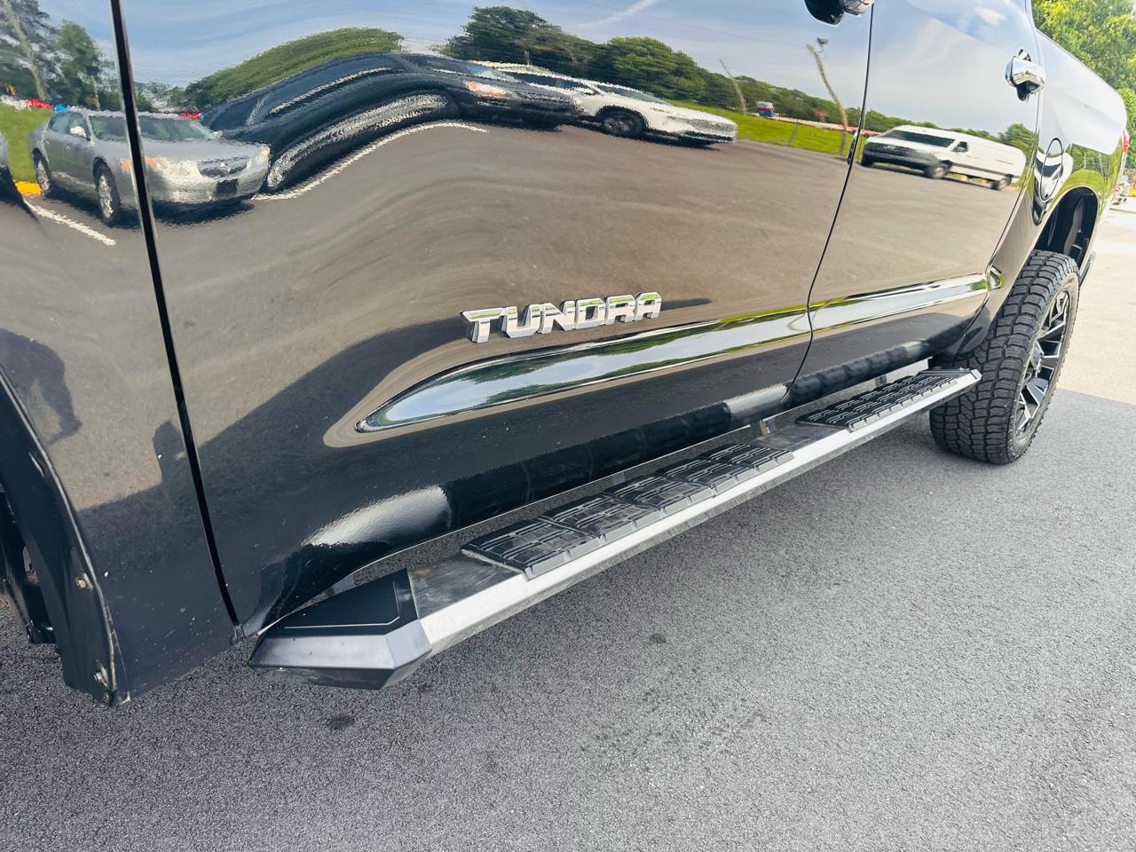 Toyota Tundra Limited 5.7L CrewMax 2WD 2015