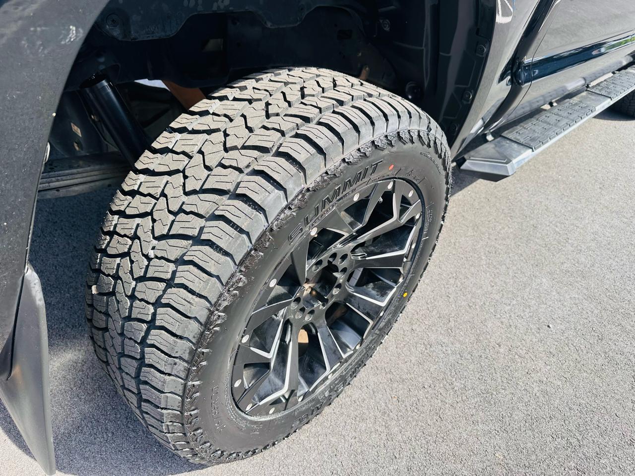 Toyota Tundra Limited 5.7L CrewMax 2WD 2015