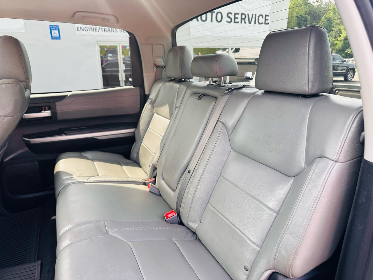 Toyota Tundra Limited 5.7L CrewMax 2WD 2015