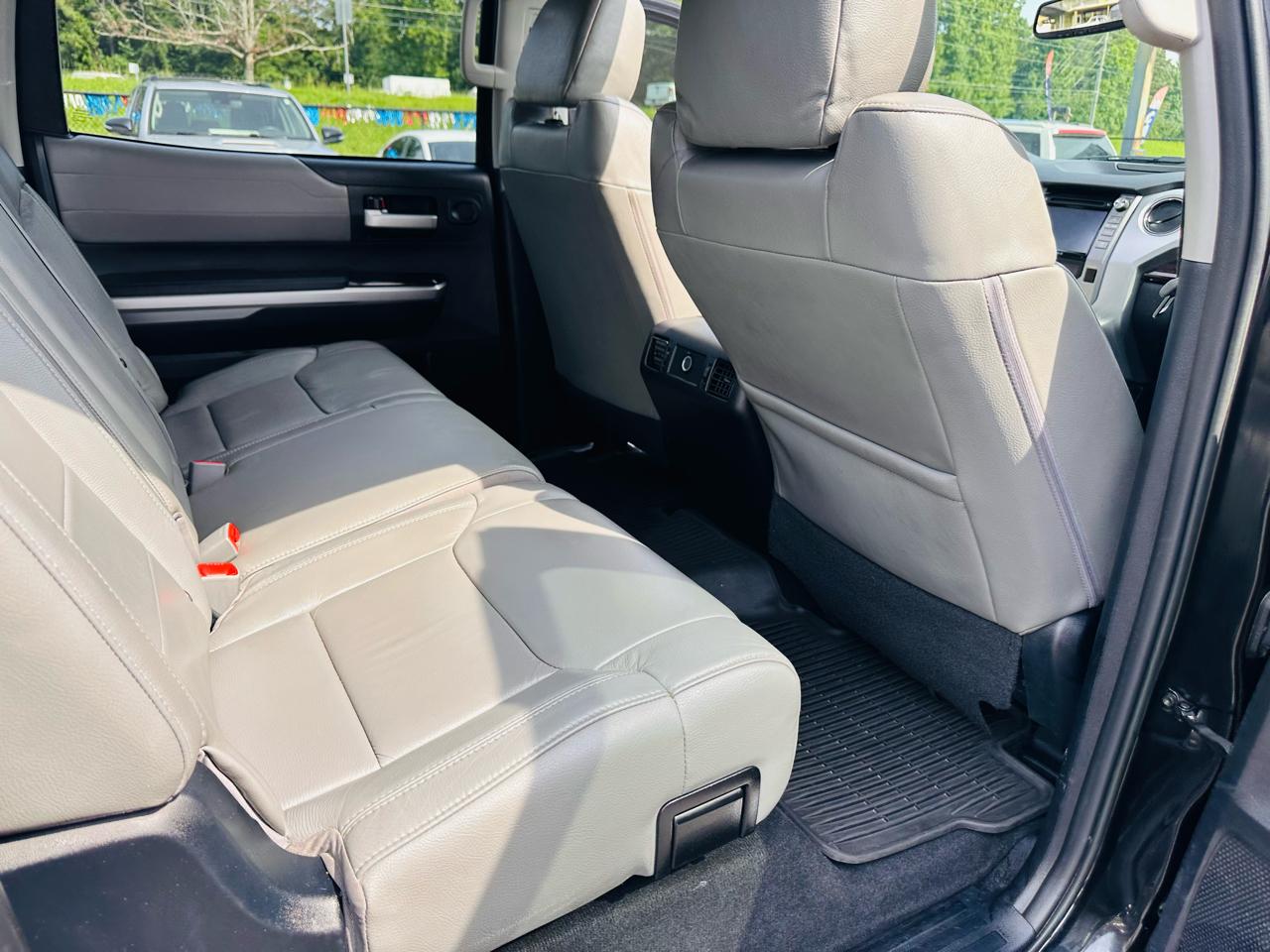 Toyota Tundra Limited 5.7L CrewMax 2WD 2015