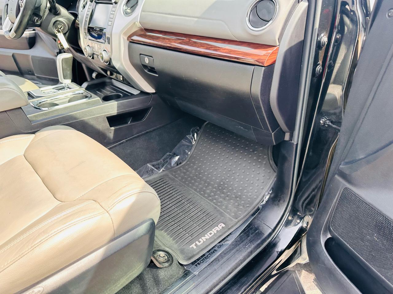 Toyota Tundra Limited 5.7L CrewMax 2WD 2015