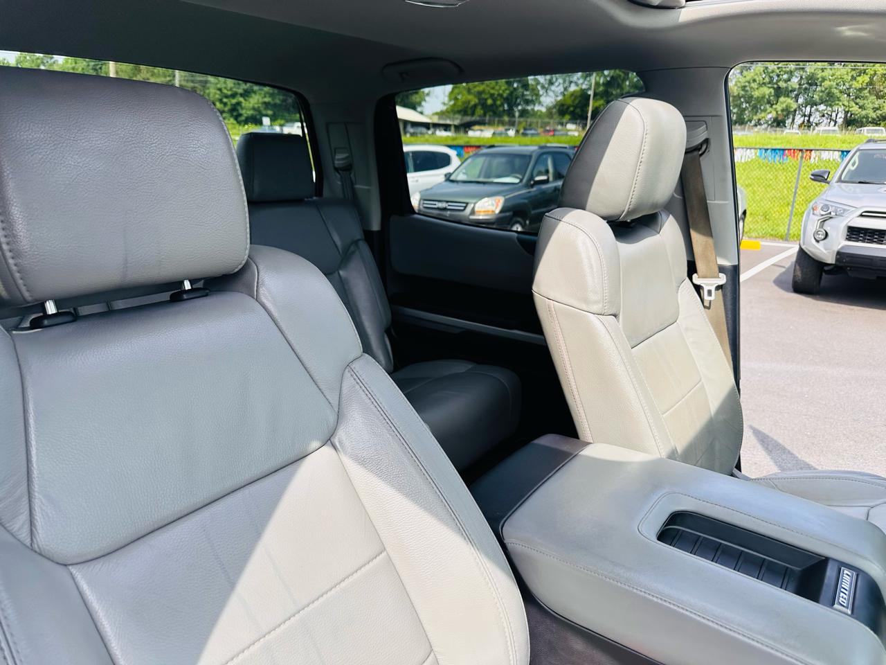 Toyota Tundra Limited 5.7L CrewMax 2WD 2015