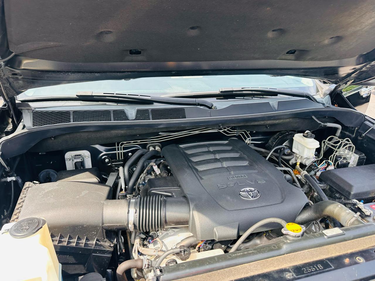Toyota Tundra Limited 5.7L CrewMax 2WD 2015