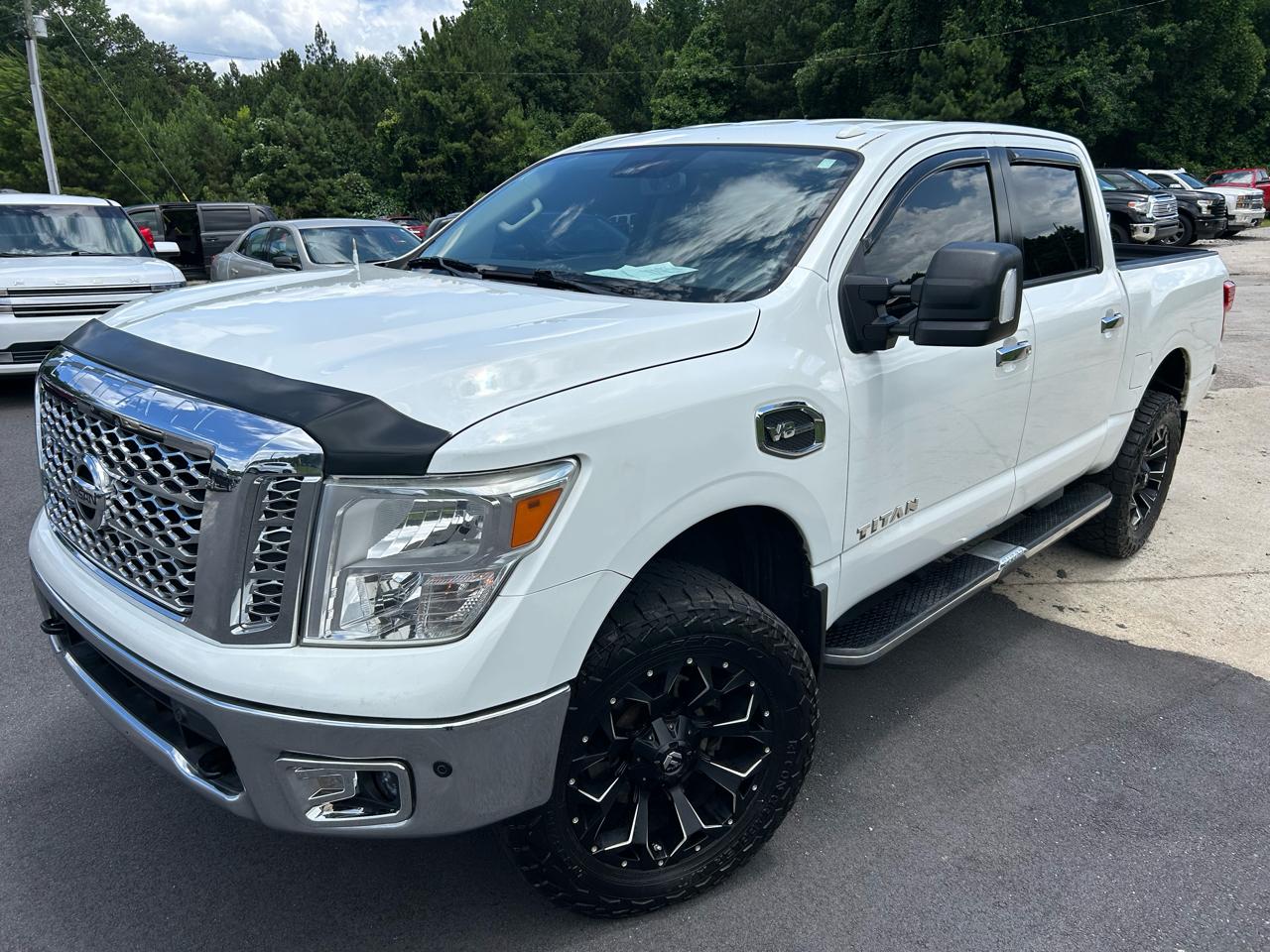 Nissan Titan SV Crew Cab 4WD 2017