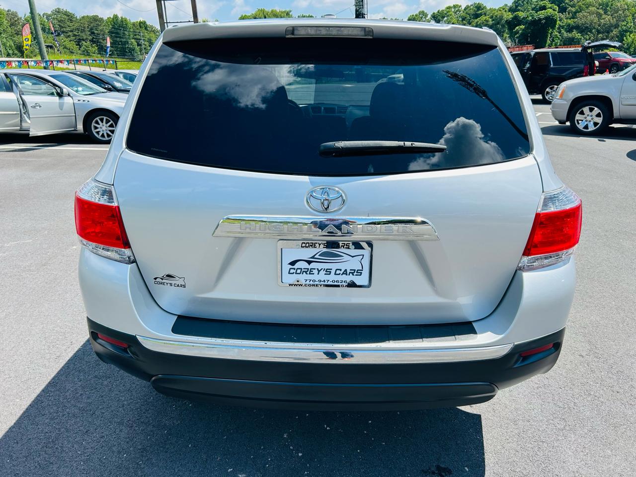 Toyota Highlander Base 2WD I4 2012