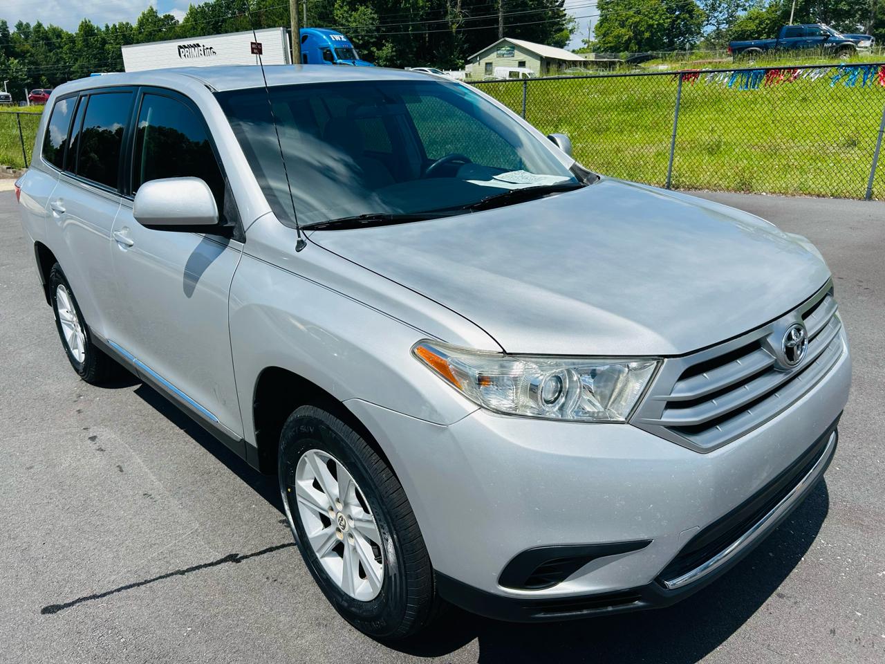 Toyota Highlander Base 2WD I4 2012