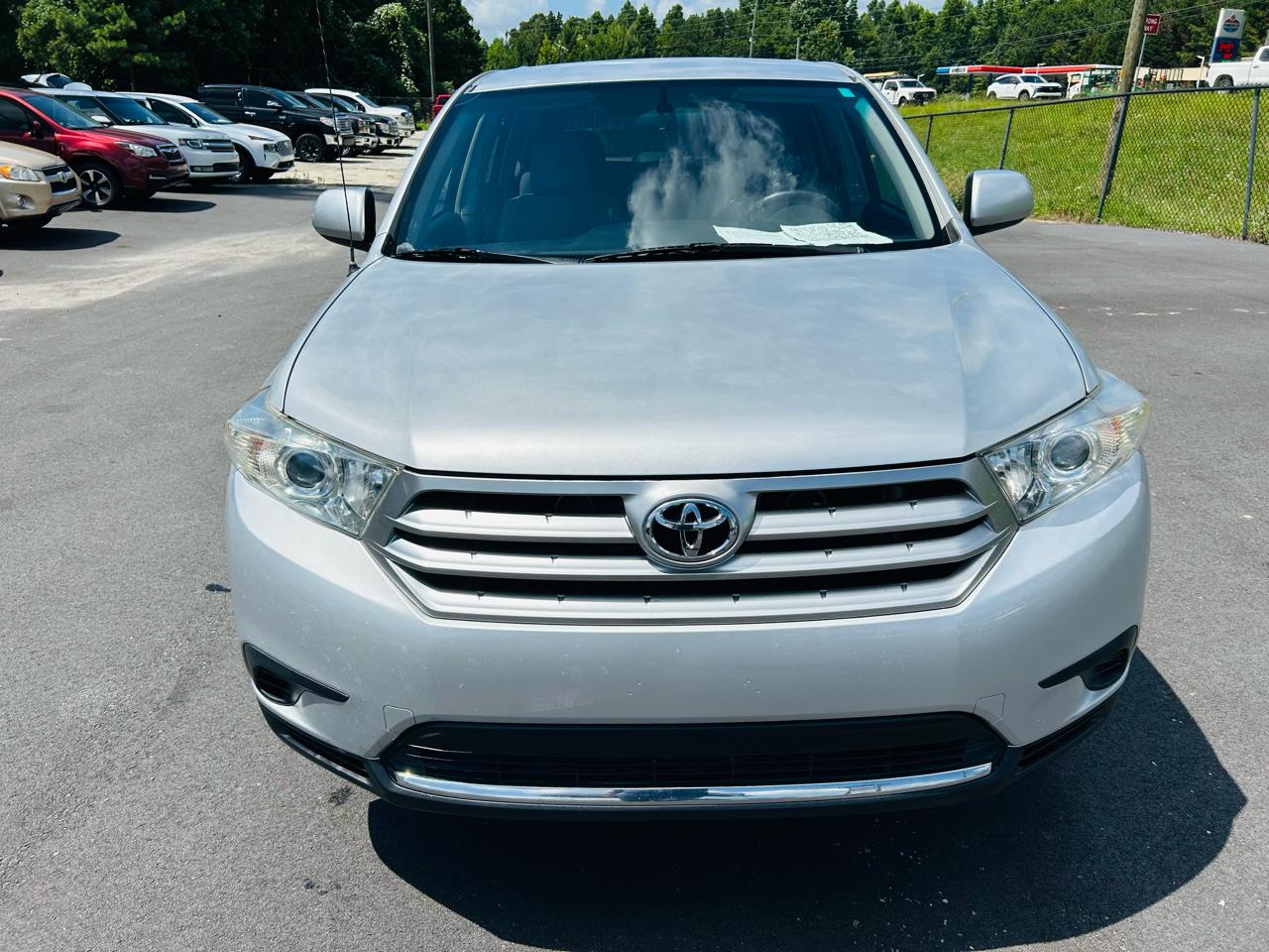 Toyota Highlander Base 2WD I4 2012