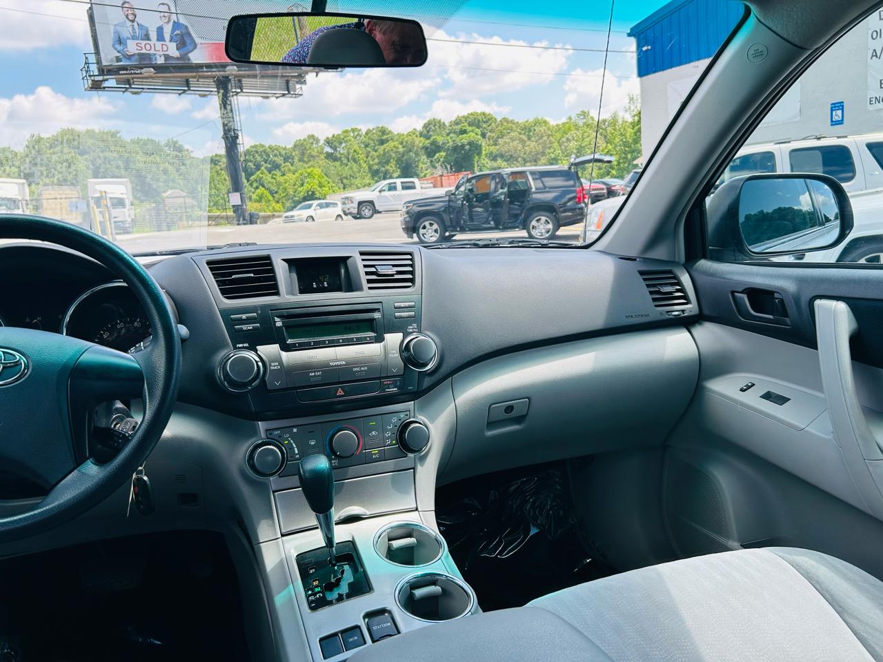 Toyota Highlander Base 2WD I4 2012