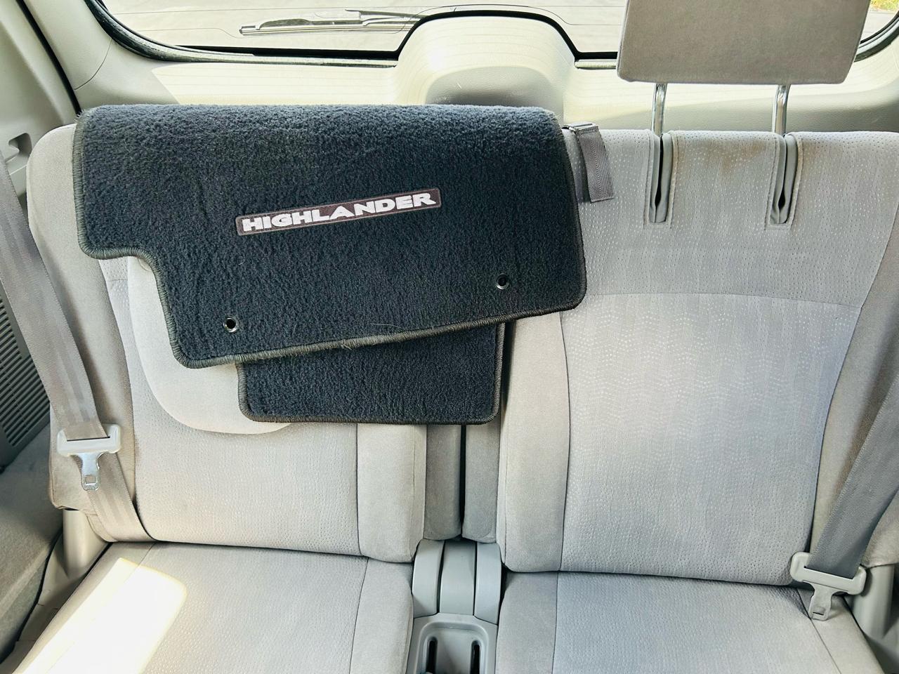 Toyota Highlander Base 2WD I4 2012