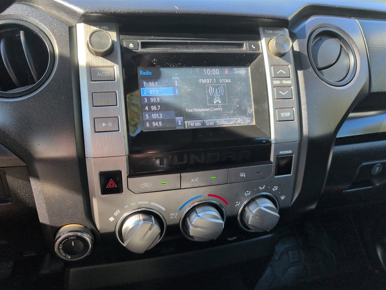 Toyota Tundra  2015 Toyota Tundra  2015
