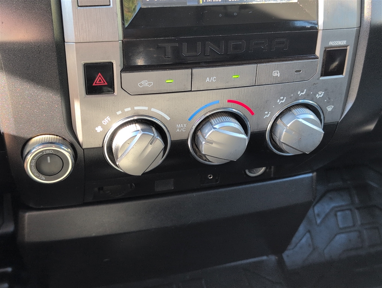 Toyota Tundra  2015 Toyota Tundra  2015