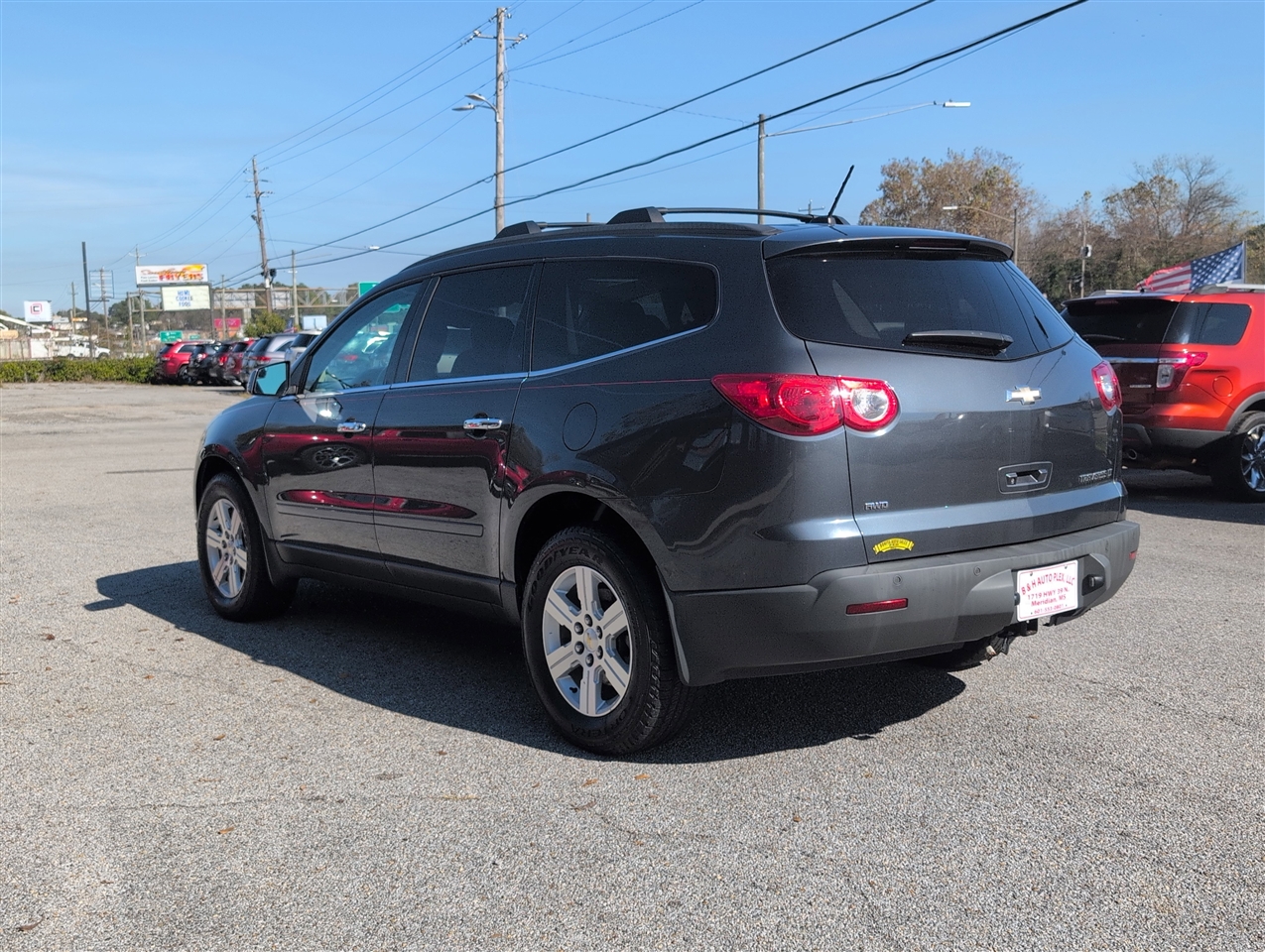 2011 Chevrolet Traverse 2LT photo 3