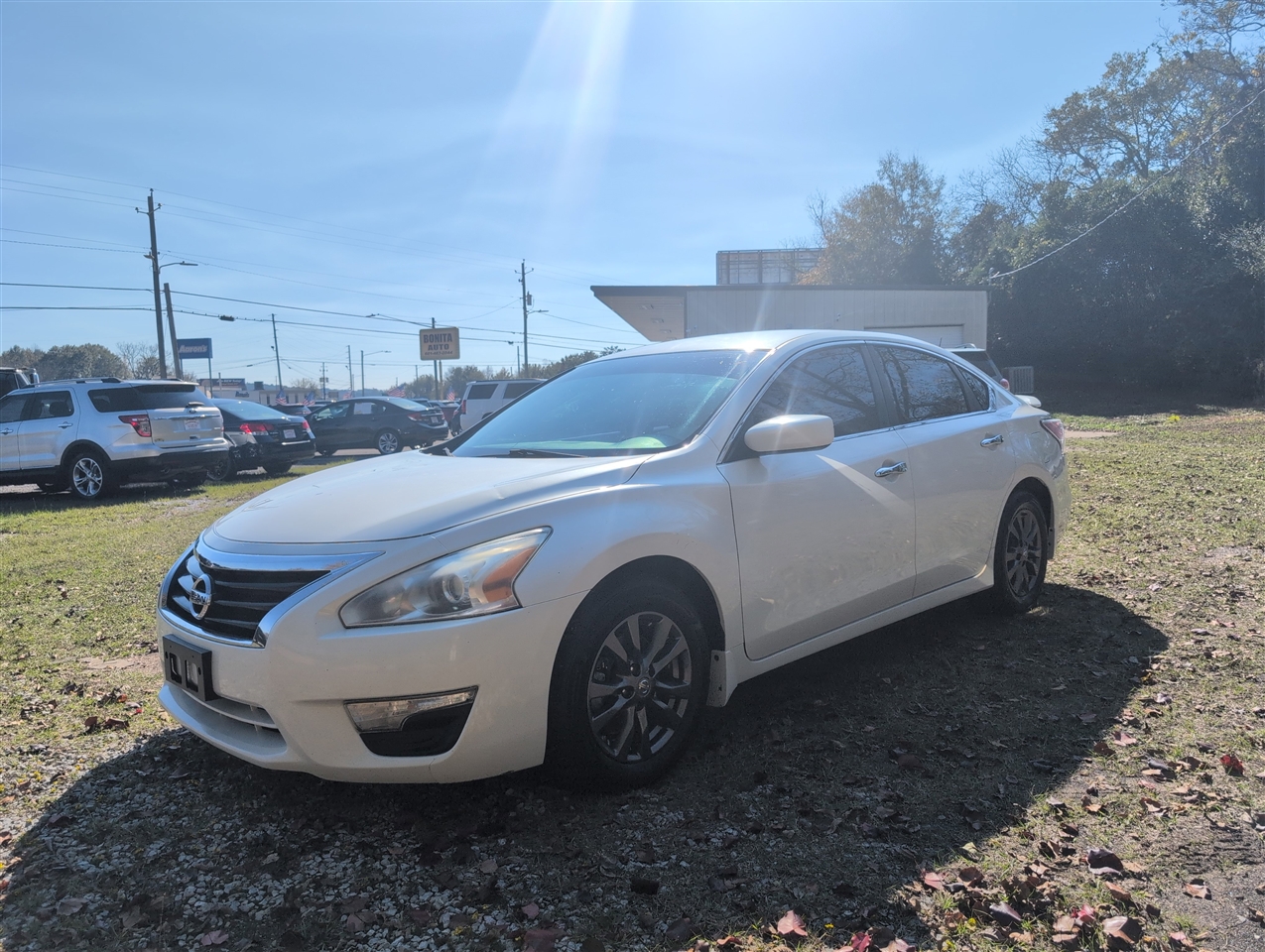 2015 Nissan Altima's photo