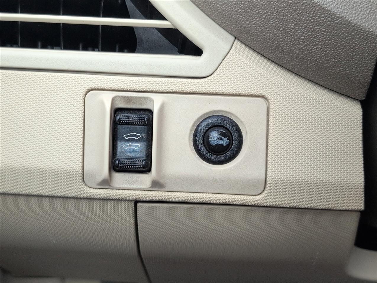 Chrysler Sebring  2010