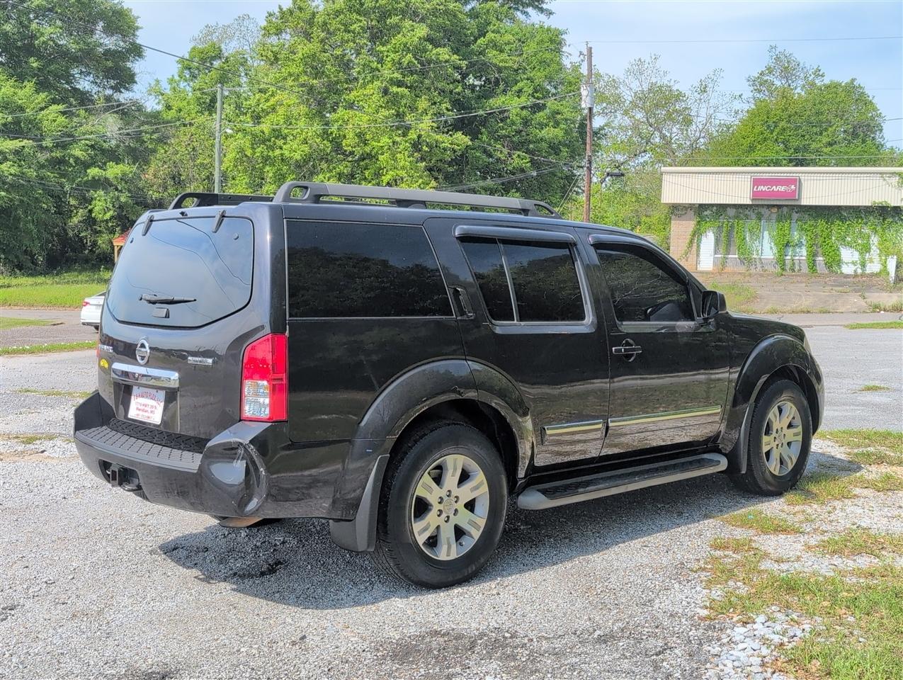 Nissan Pathfinder  2011