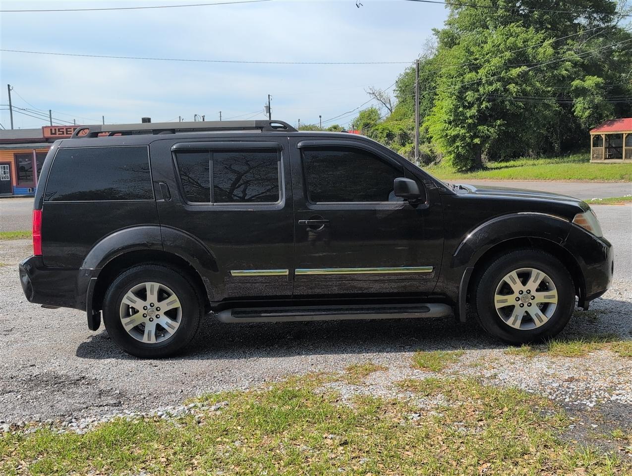 Nissan Pathfinder  2011