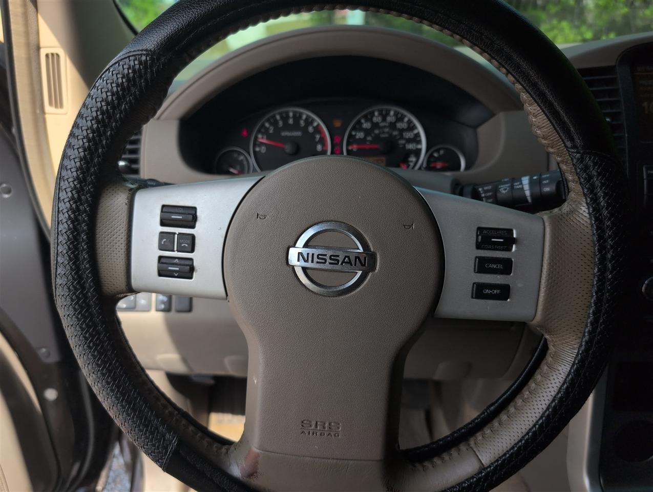 Nissan Pathfinder  2011