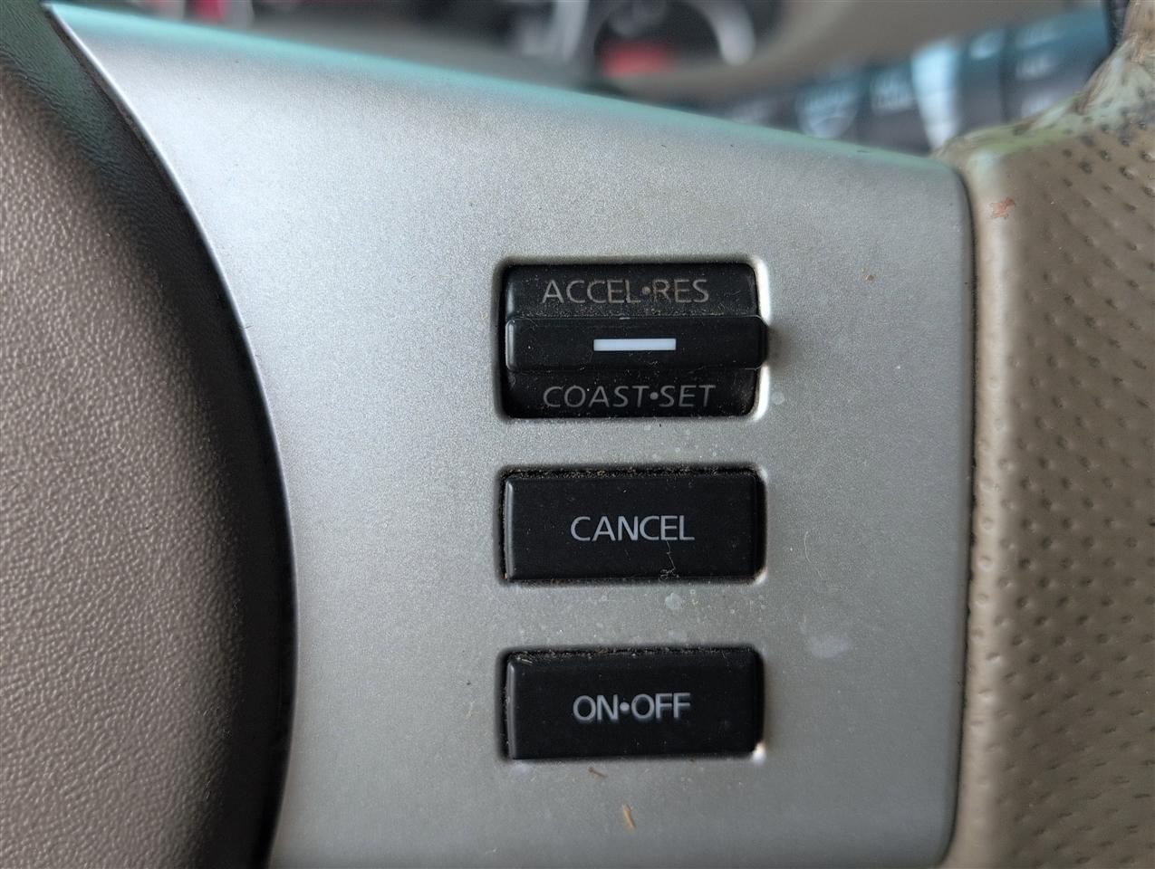 Nissan Pathfinder  2011