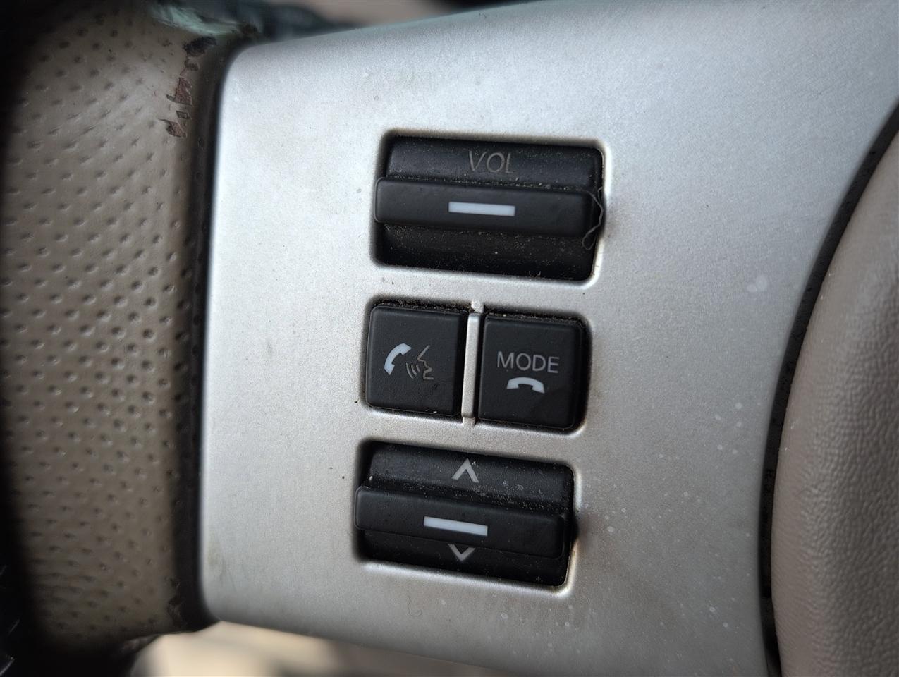 Nissan Pathfinder  2011