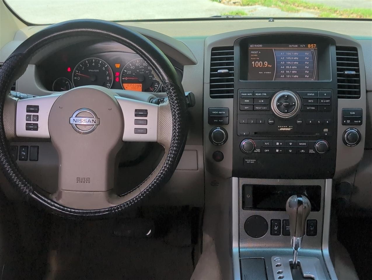 Nissan Pathfinder  2011