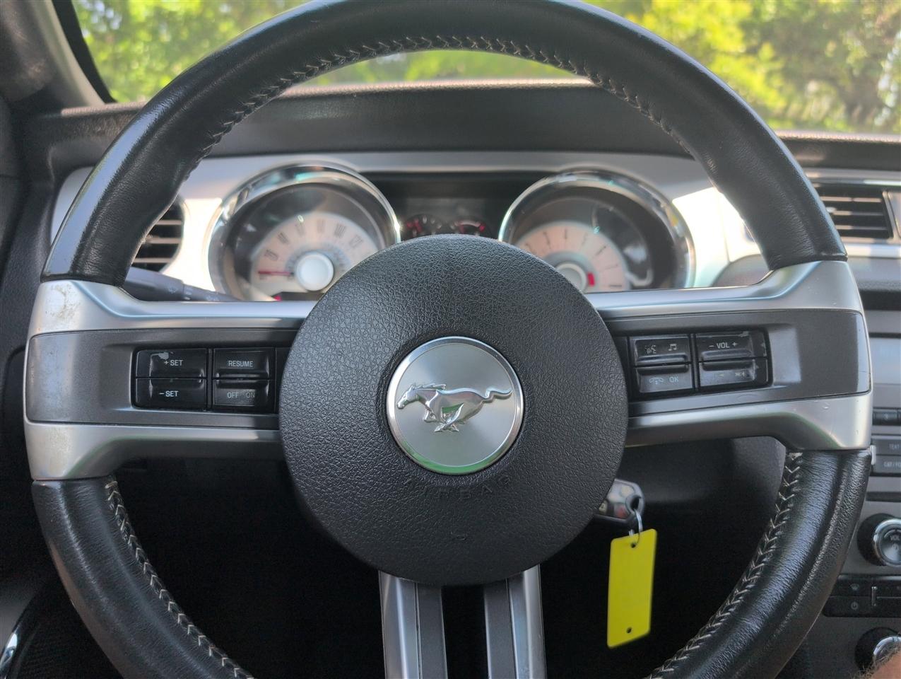 Ford Mustang  2012