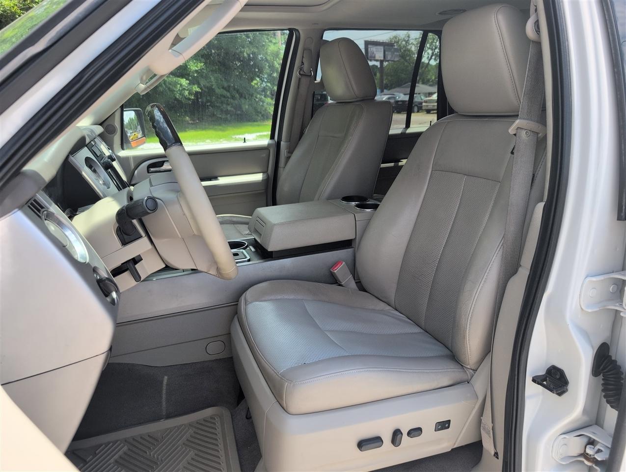 Ford Expedition  2013