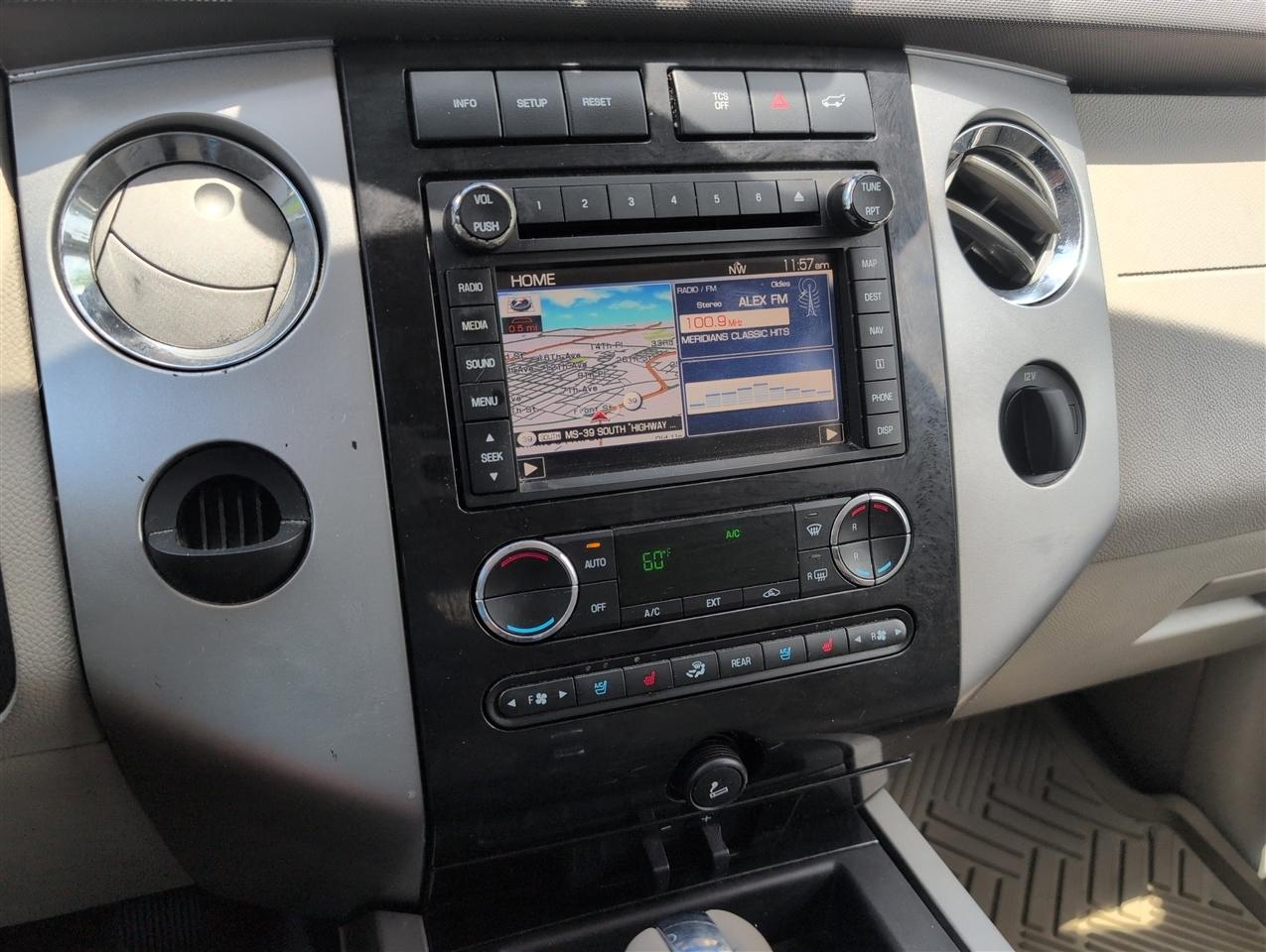 Ford Expedition  2013