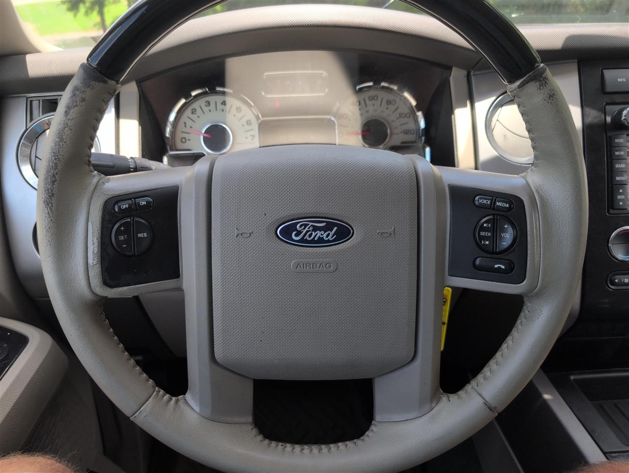 Ford Expedition  2013