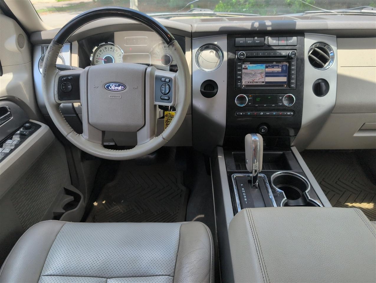 Ford Expedition  2013