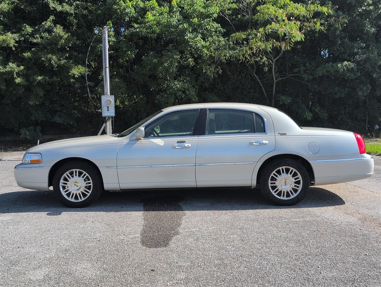 Lincoln Town Car  2007